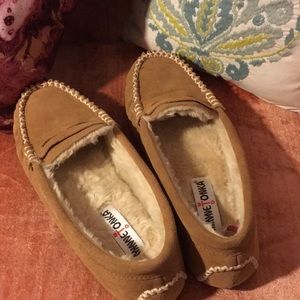 Minnetonka Faux fur lined moccasins